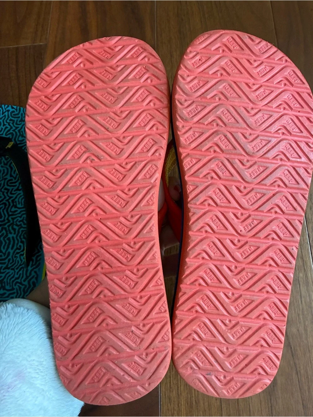 Reef Ahi Flip Flops - Picture 5 of 5